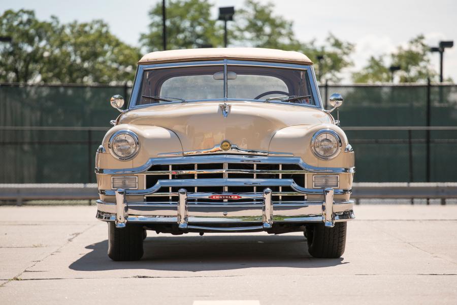  Chrysler Town & Country Convertible (C46N) 1949 года  (фото 22 из 41)